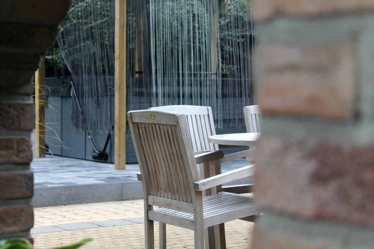 Maas&Mechelen B&B Massage & Wellness Maasmechelen Extérieur photo