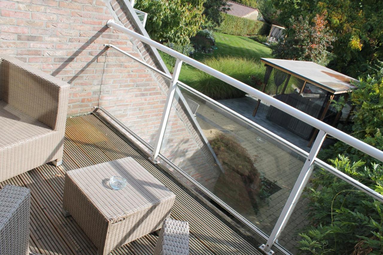 Maas&Mechelen B&B Massage & Wellness Maasmechelen Extérieur photo
